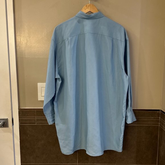 TOTÊME Oversized Tencel™ Lyocell + Linen-Blend Chambray Shirt With Chest Logo - Picture 9 of 16